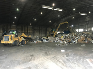 Ecogas: 2 Cat Excavators